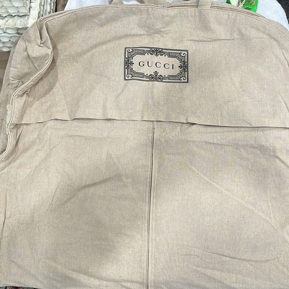 GUCCI GARMENT LINEN TRAVEL BAG BRAND NEW APROX 60 inches length x 34 inches wide - Picture 2 of 6